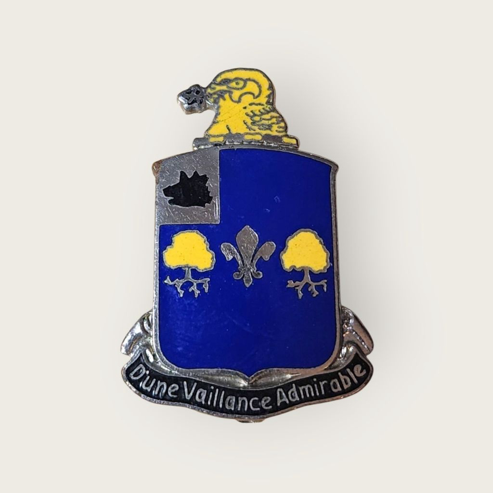 Second World War period pinback cloisonné DUI unit crest for the 39th Infantry